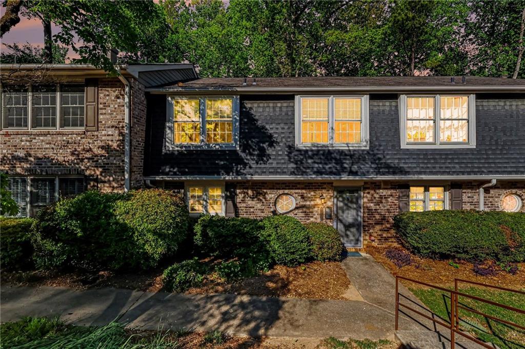 2335 Northlake Court NE