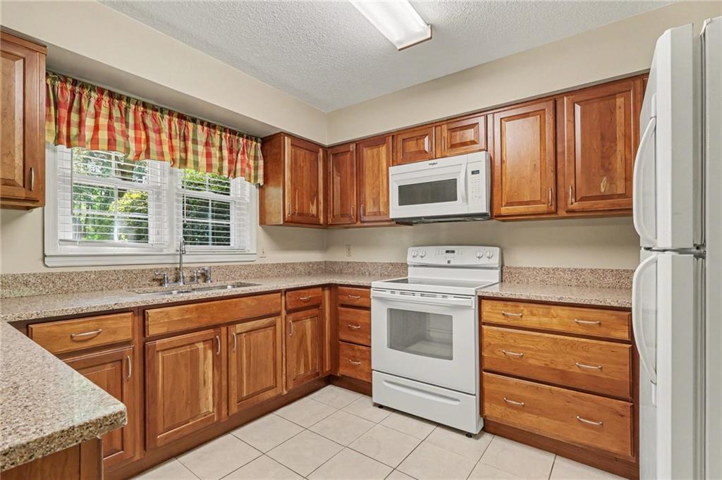 2335 Northlake Court NE