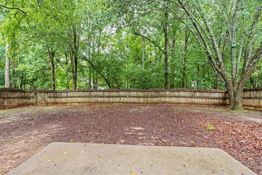 10795 Glenbarr Drive, Johns Creek, Georgia image 27