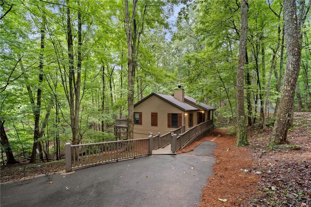 8 White Oak Knoll