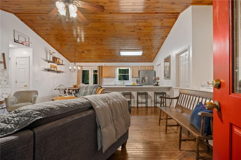 8 White Oak Knoll
