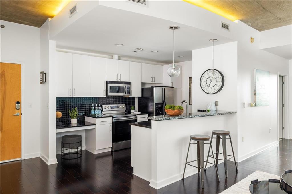 923 Peachtree Street NE 1238