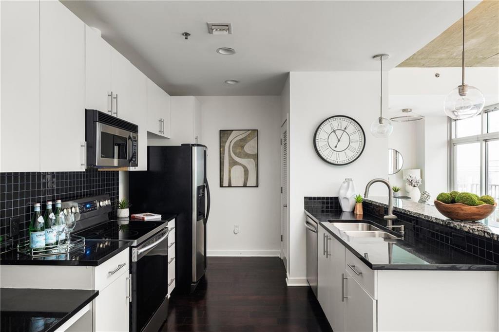 923 Peachtree Street NE 1238