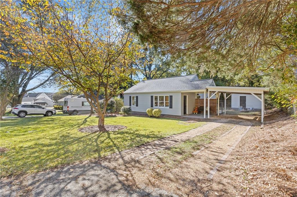 104 Jackson Circle SE