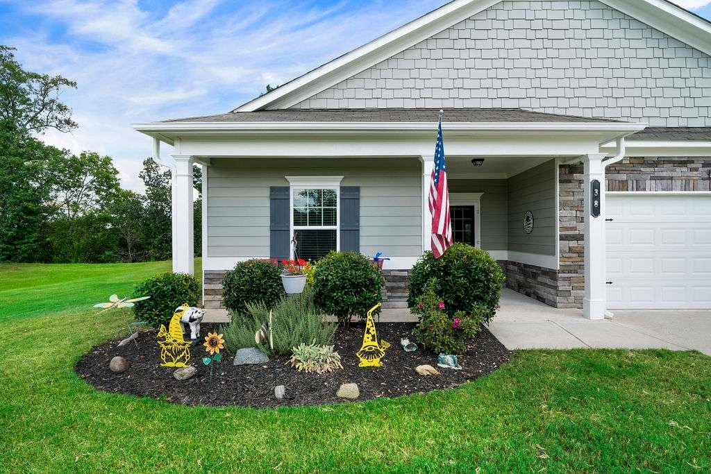 38 Woody Way