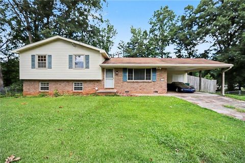 Homes For Sale - 1229 De Leon Court<br/> Clarkston, GA 30021