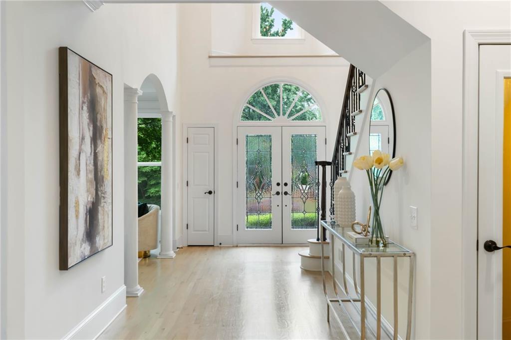 790 Thornberry Drive, Alpharetta, Georgia image 3