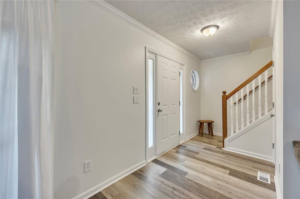 5407 Palmetto Court, Flowery Branch, Georgia image 2