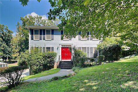 Photo of 2990 Mountain Trace NE, Roswell, GA 30075 (MLS # 7648445)