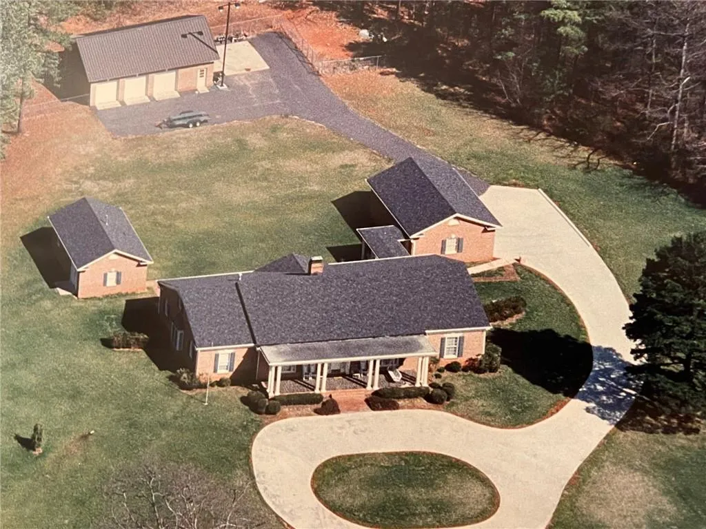 Suwanee, Georgia 30024, United States, 5 Bedrooms Bedrooms, ,5 BathroomsBathrooms,Residential,Pending,52893