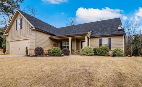 A home in Hoschton