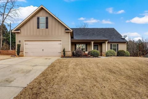 A home in Hoschton