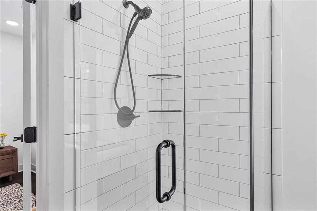 764 Memorial - Residential