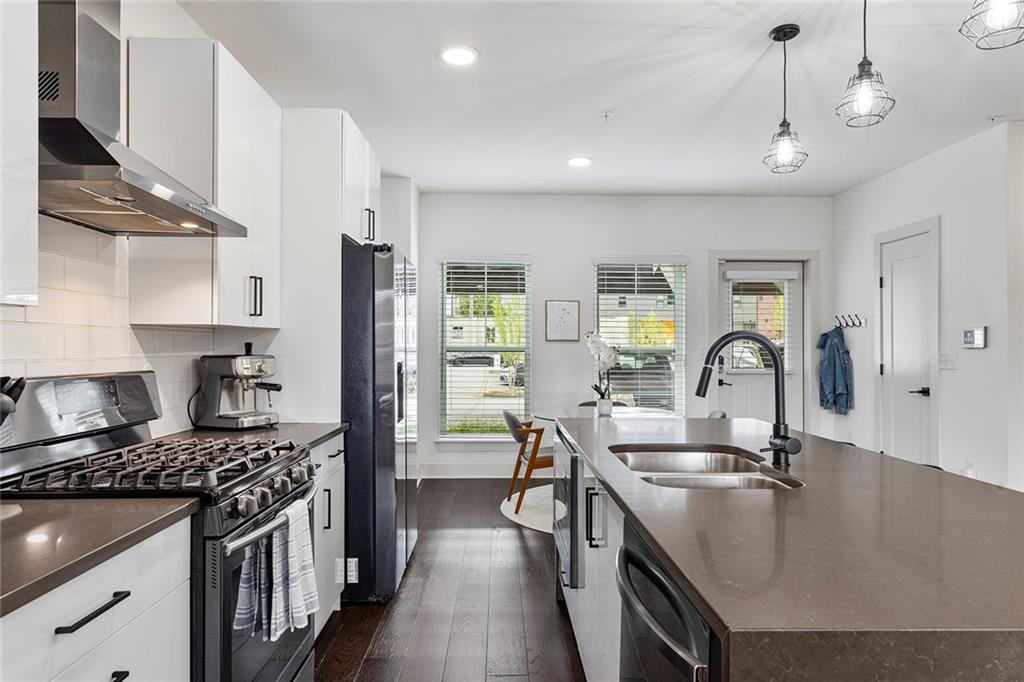 764 Memorial - Residential