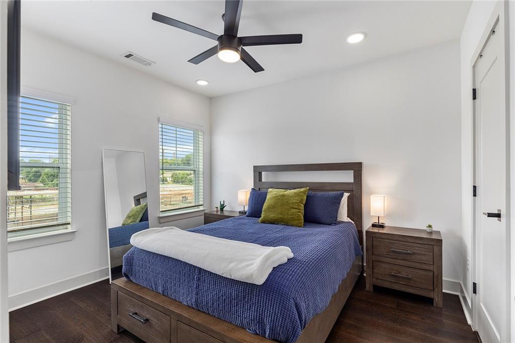 764 Memorial - Residential