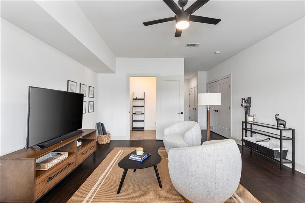 764 Memorial - Residential