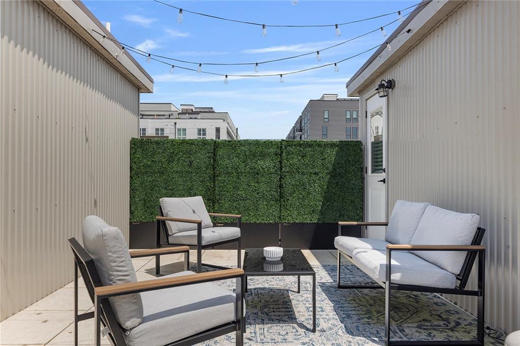 764 Memorial - Residential