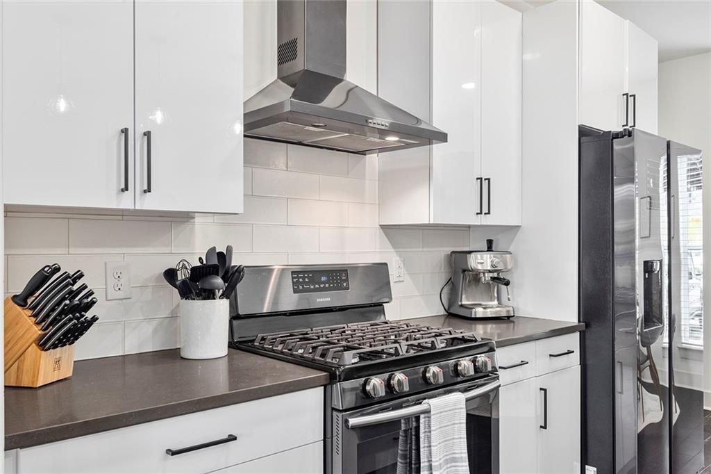 764 Memorial - Residential