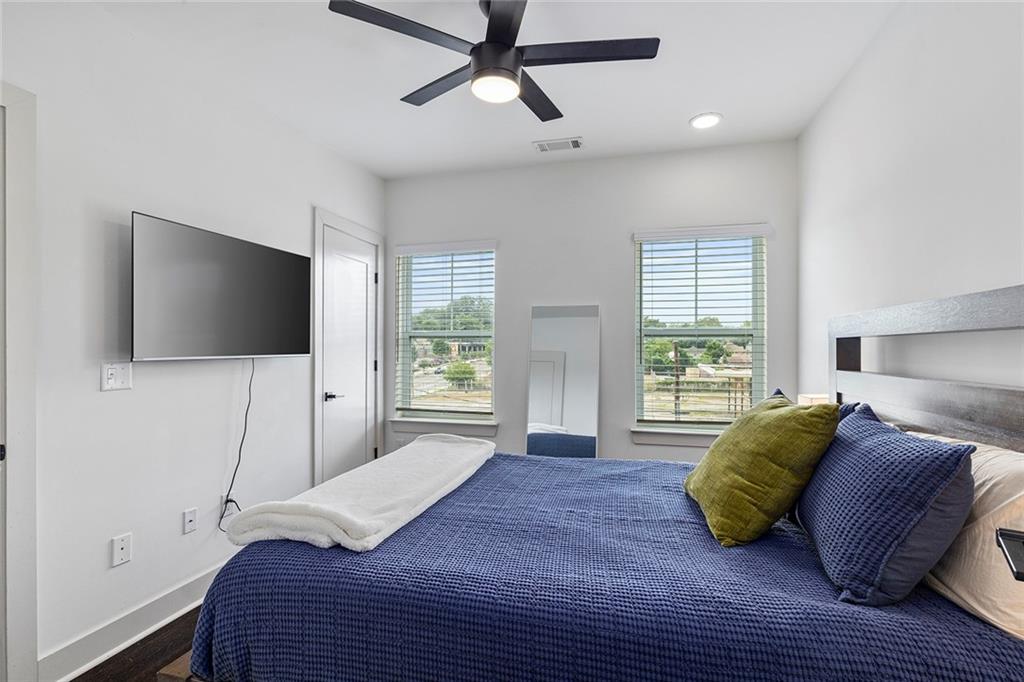 764 Memorial - Residential