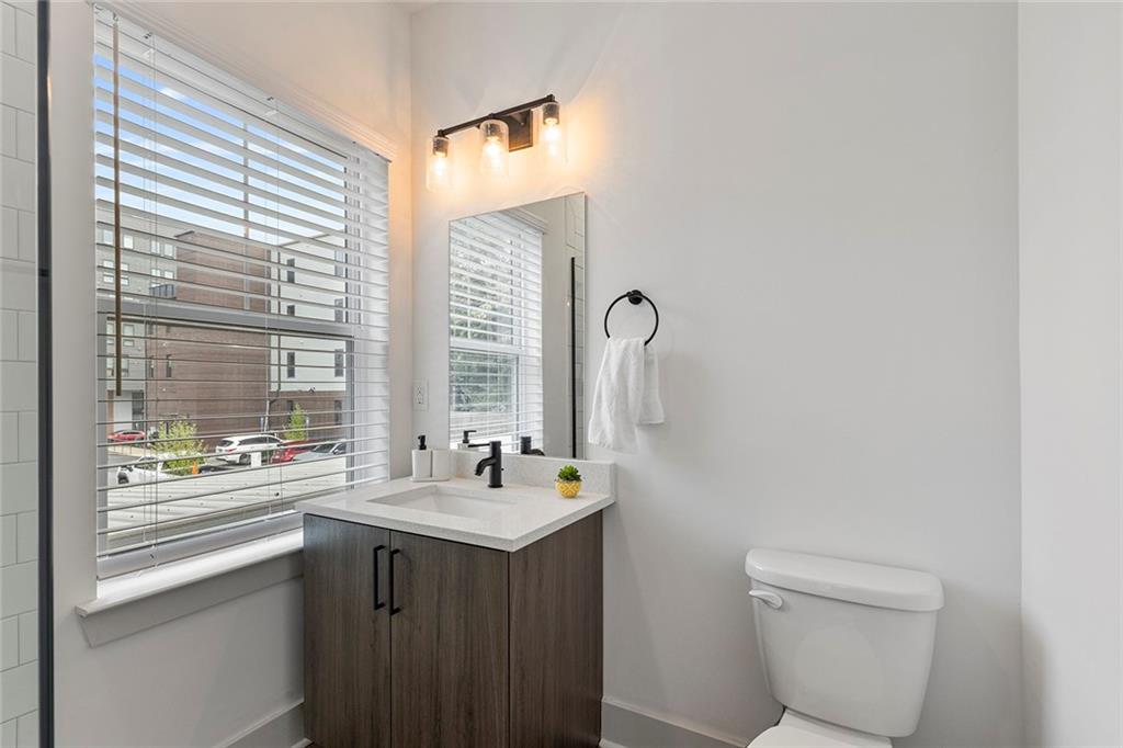 764 Memorial - Residential