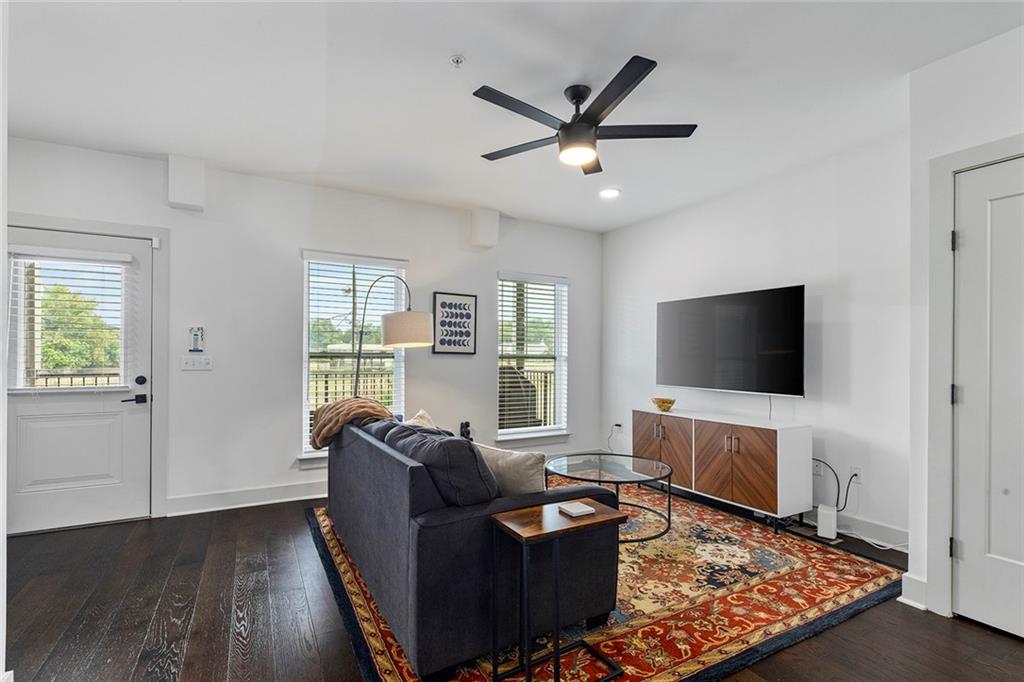 764 Memorial - Residential