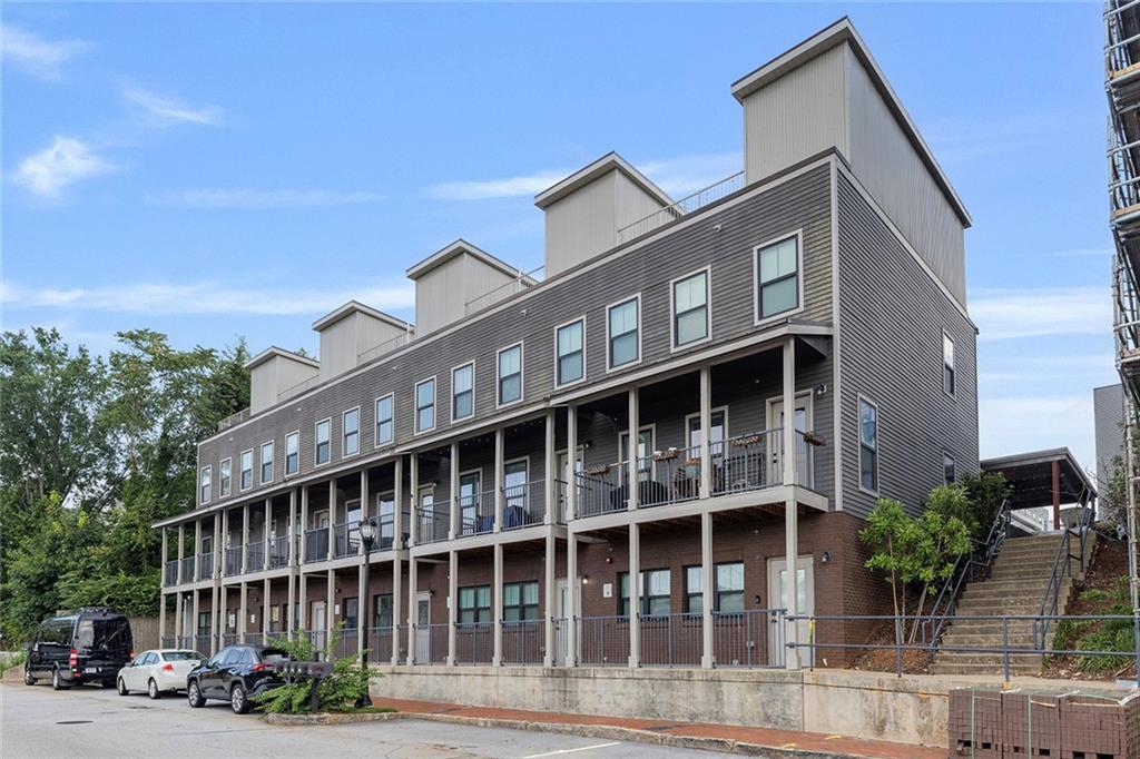 764 Memorial - Residential