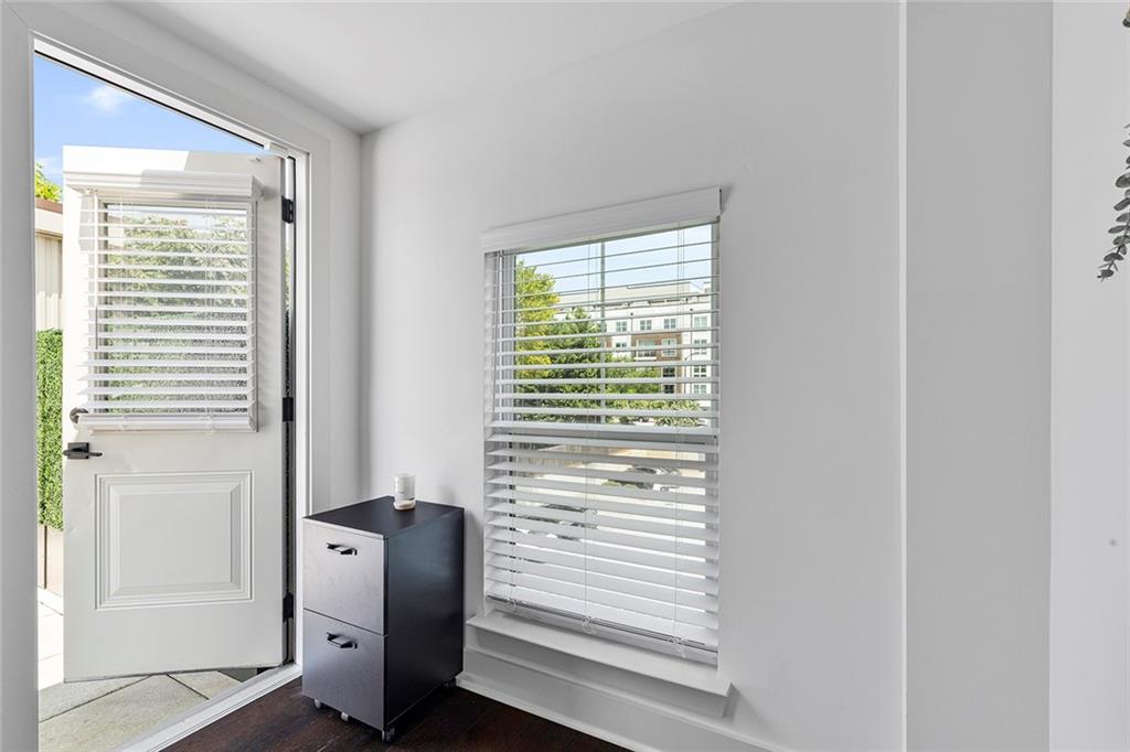 764 Memorial - Residential