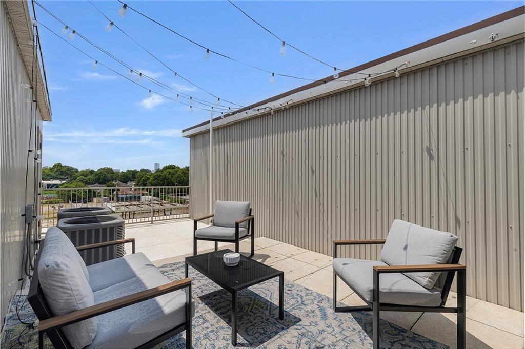 764 Memorial - Residential