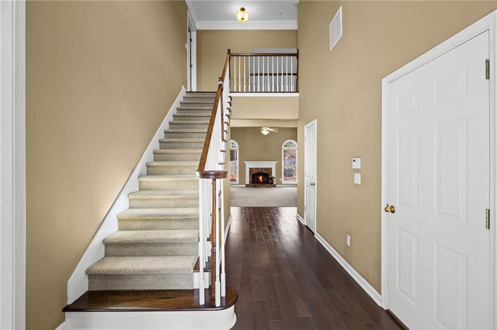 1233 Parkview Lane NW