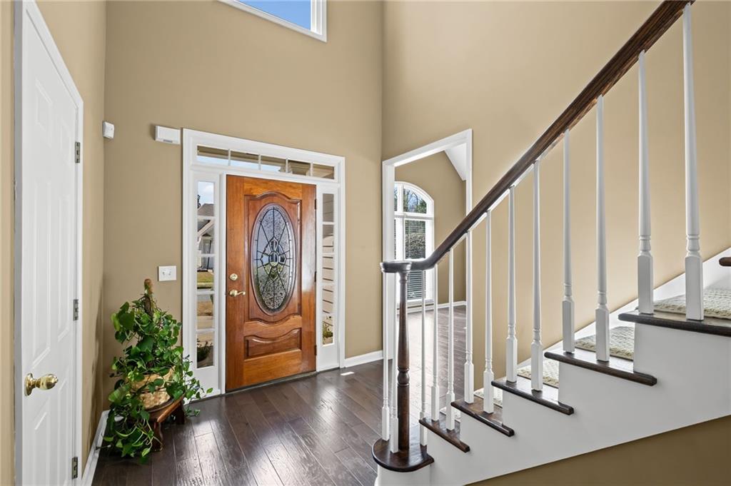 1233 Parkview Lane NW