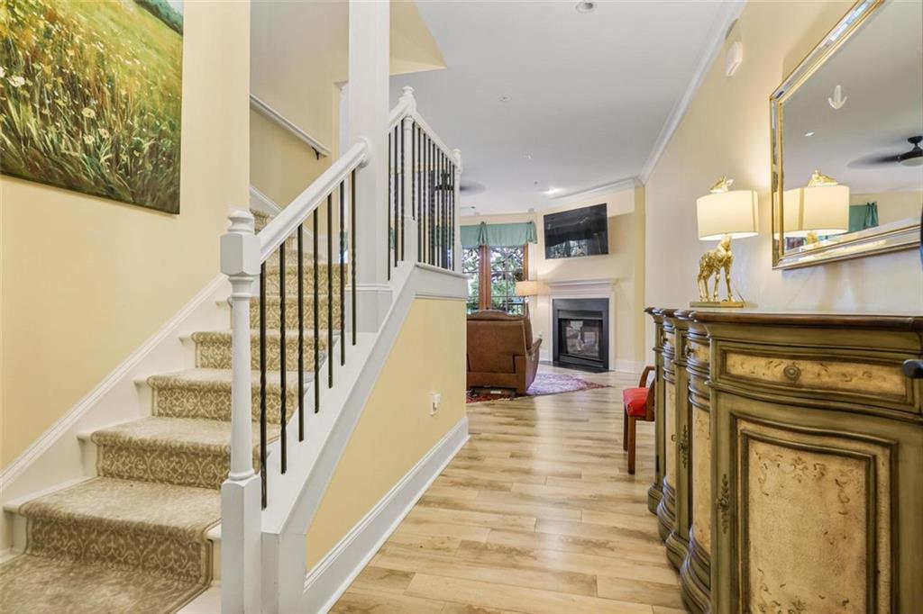 351 WASHINGTON Avenue NE 309