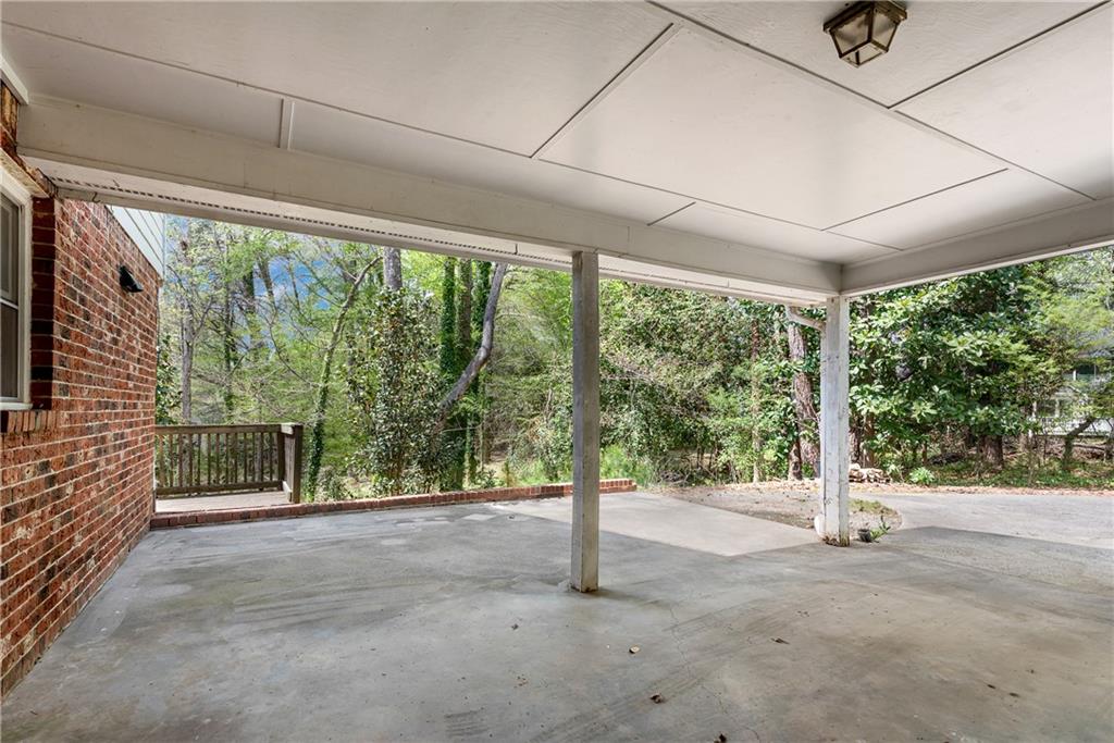 9055 Carroll Manor Drive, Sandy Springs, Georgia image 22