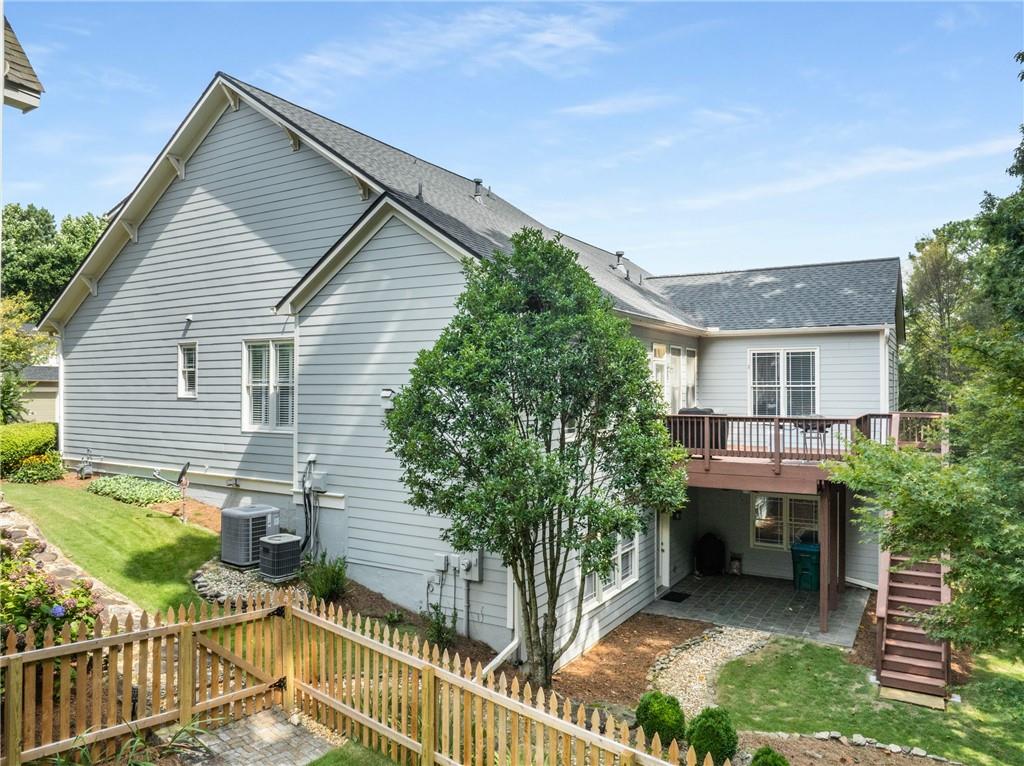 106 Woodbury Lane
