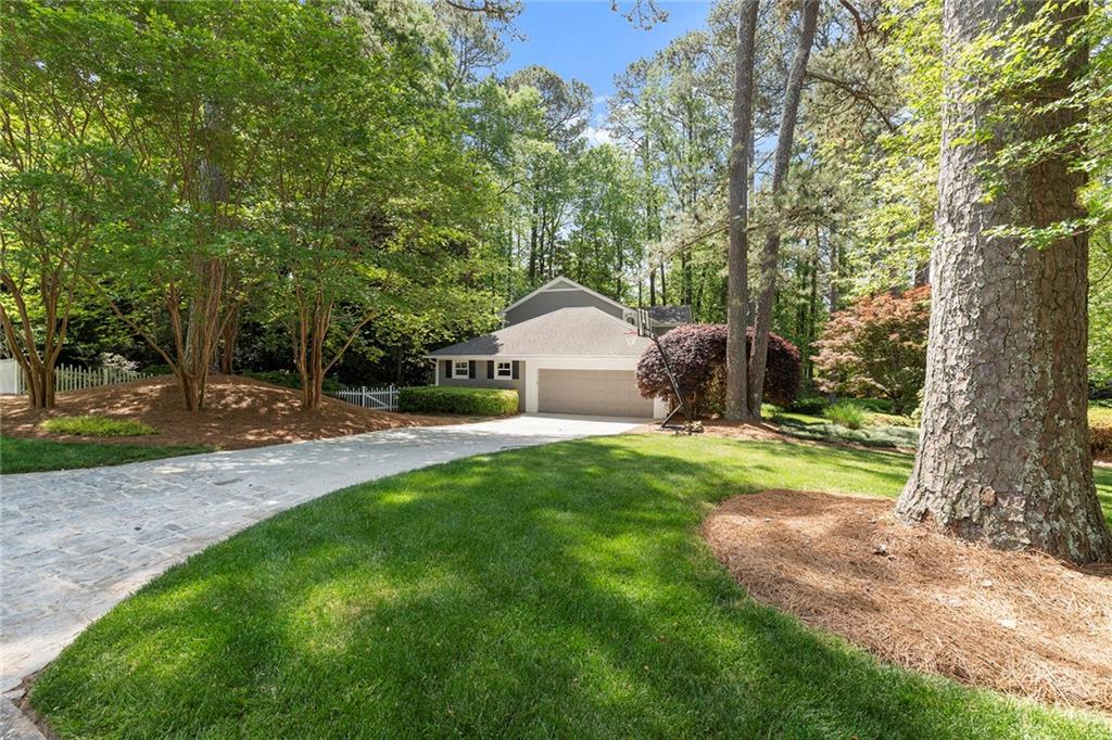 5515 Cross Gate Court, Sandy Springs, Georgia image 39