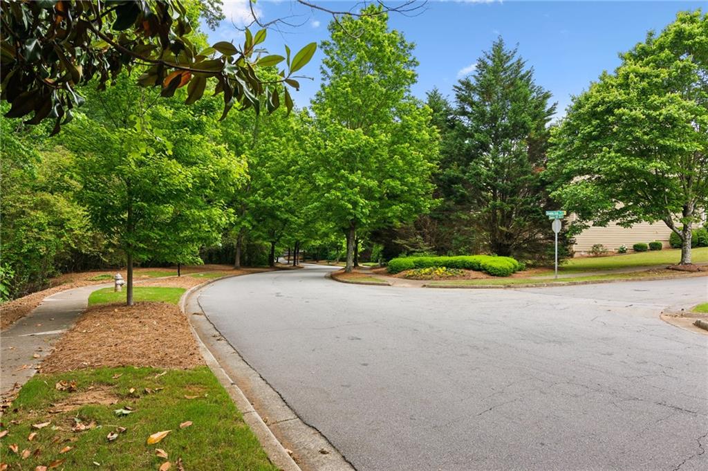 4114 Suwanee Trail Drive, Buford, Georgia image 32
