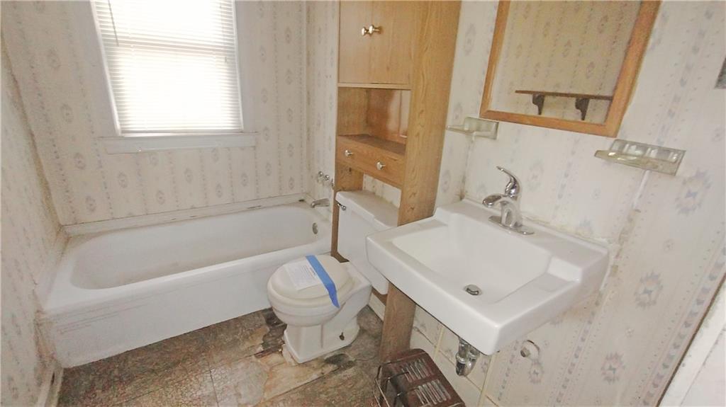 1900 Francis Avenue NW