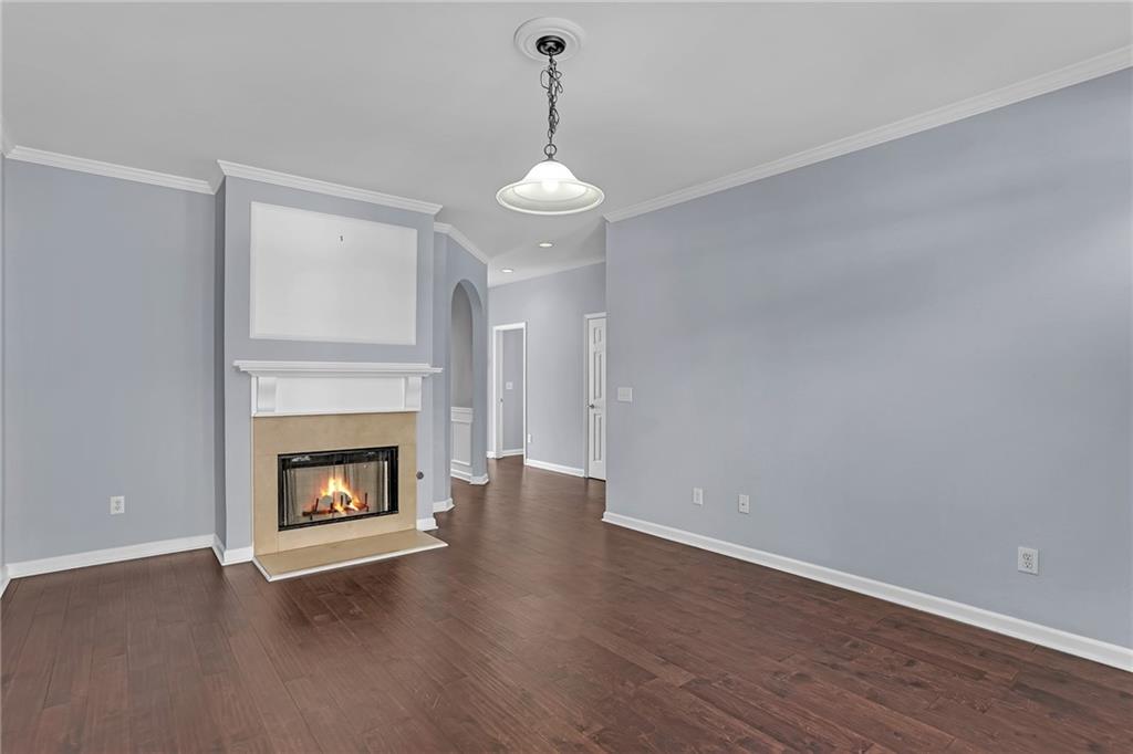 2318 Longcourt Way SE