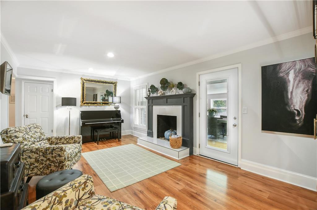 1845 Evergreen Lane