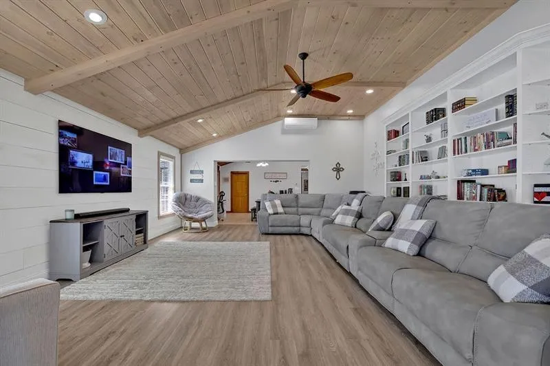 Greenville, Georgia 30222, United States, ,Commercial,Active,61758