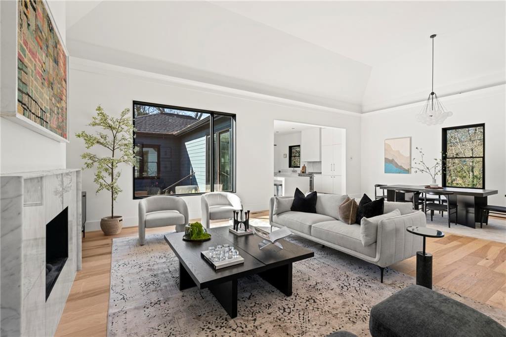 1062 Peeples Street SW