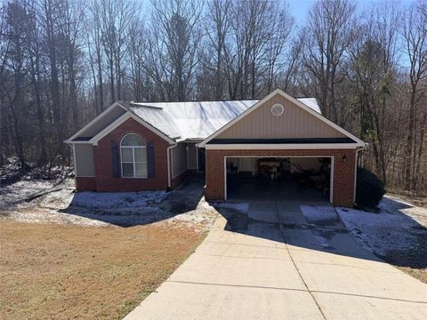 Homes For Sale - 212 W Sycamore Drive<br/> Barrow County, Winder, GA 30680