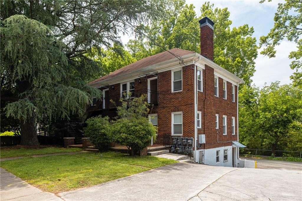 1351 Oxford Road NE