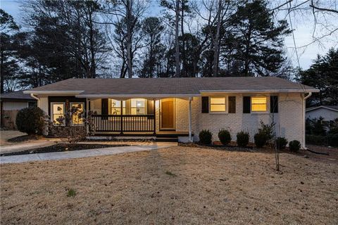Photo of 811 Cinderella Way, Decatur, GA 30033 (MLS # 7712788)