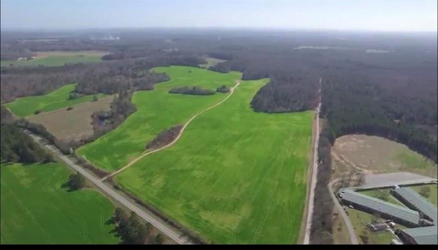 233 acres for sale 7 miles from University of Georgia .Located across from Athens Industrial Park. Additional land avail. for a total of 350 acres. 75% cleared open field.