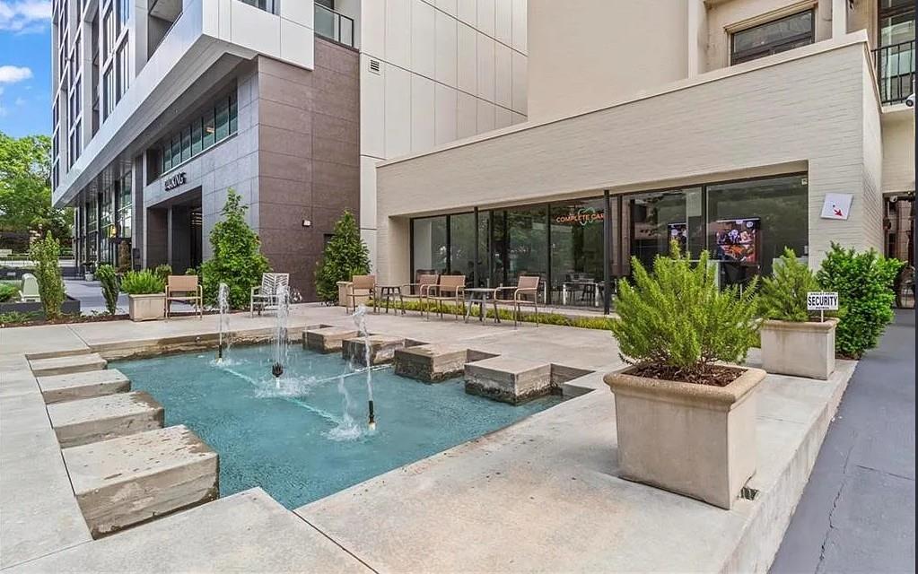 1421 PEACHTREE Street NE 303
