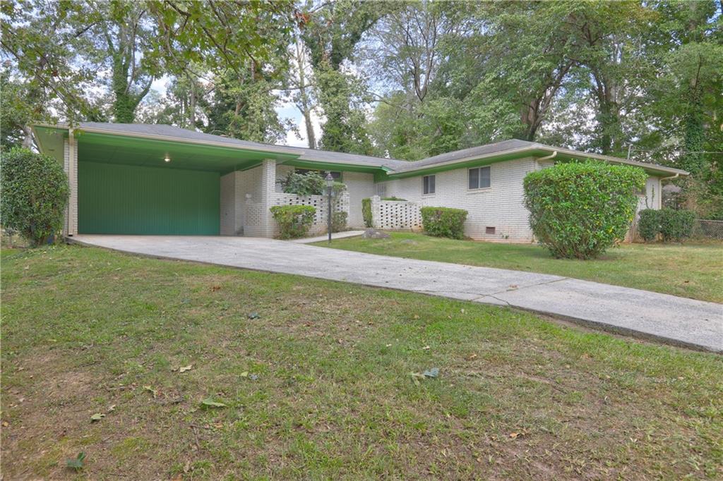 This 3-bedroom, 2-bath home sits on a large lot in a quiet neighborhood, offering space and privacy. We’ve already done the heavy lifting since we recently purchased it—now it’s ready for a new owner to give it a cosmetic facelift.
Perfect for investors, handy homeowners, or first-time buyers looking for an affordable property with room to add value. With some TLC and finishing touches, this home can truly shine.
Take advantage of this budget-friendly opportunity in a desirable setting—bring your ideas and make it your own!