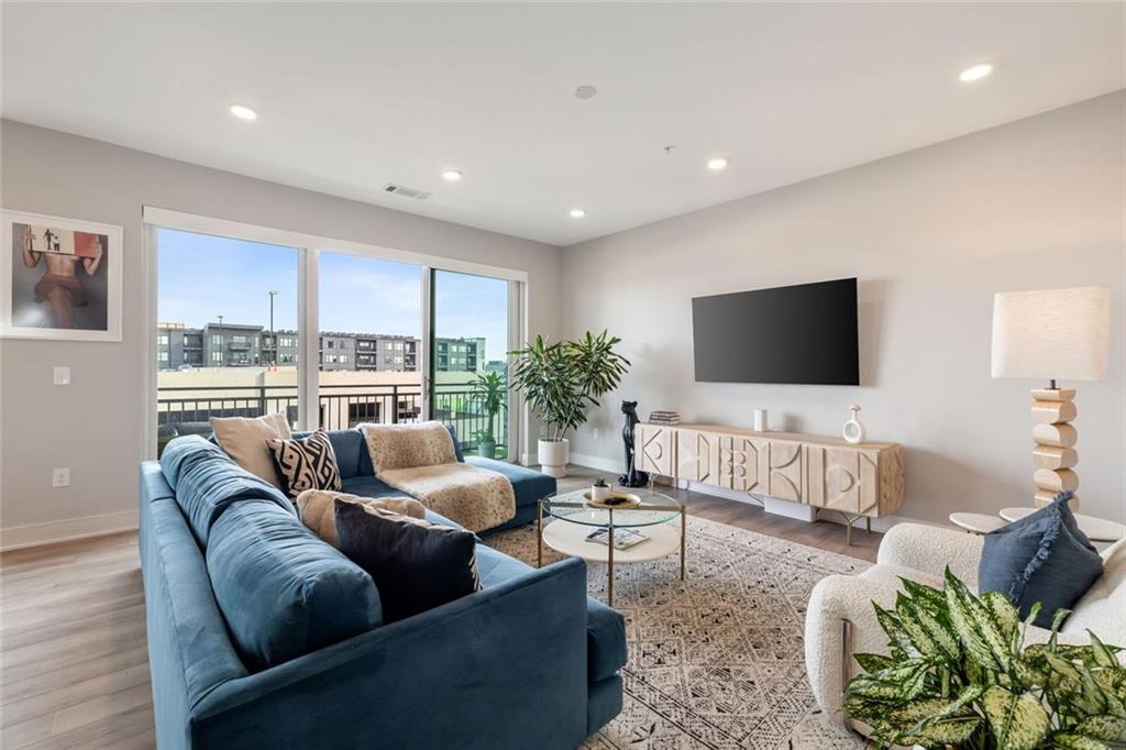 22 Airline Street PH 403