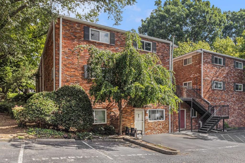 Stanford Court - Residential