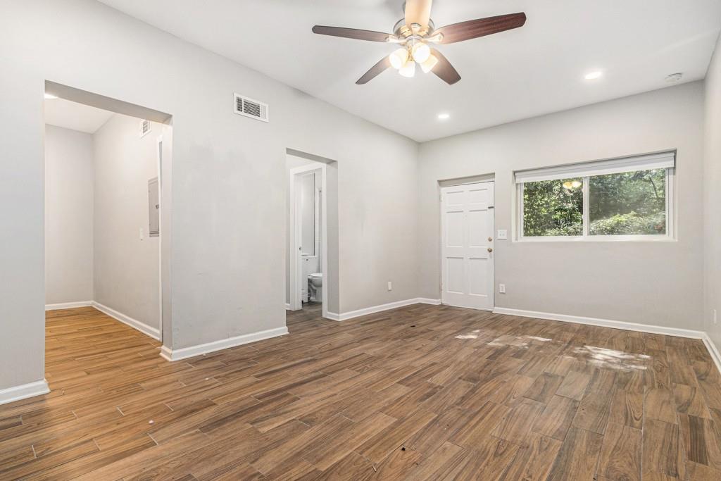 343 8th Street NE T2