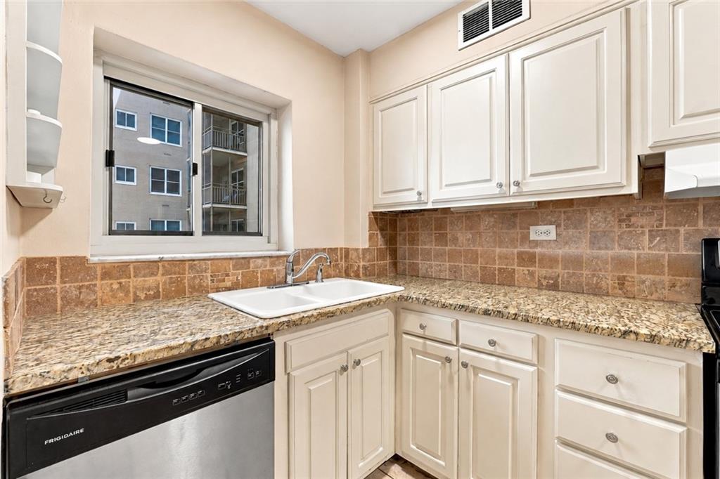 300 Peachtree Street NE 20O